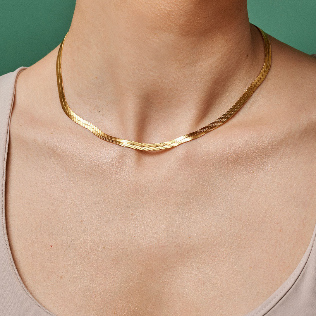Guld halskæde | Få halskæder hos Enamel | Gratis levering – ENAMEL.DK