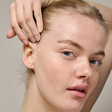 ENAMEL Copenhagen Ørestikker, Small Sunshine Earrings Daisy