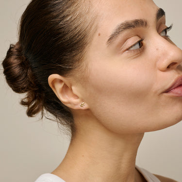 ENAMEL Copenhagen Ørestikker, Baby Bow Earrings 925S/GP