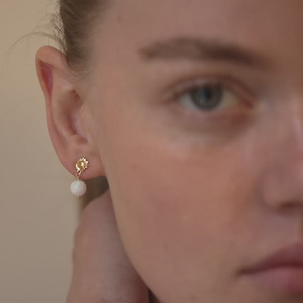 ENAMEL Copenhagen Øreringe, Daystar Globe Earrings Opal
